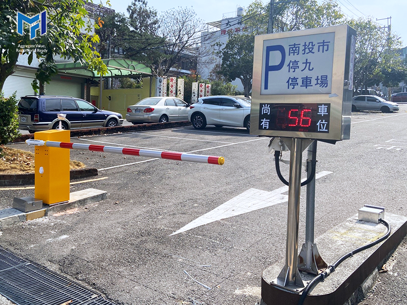 入口滿車燈箱 